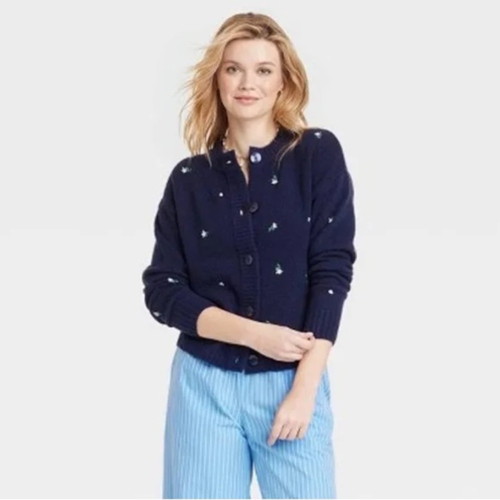 Button-Front Cardigan Universal Thread Target Nav… - image 4